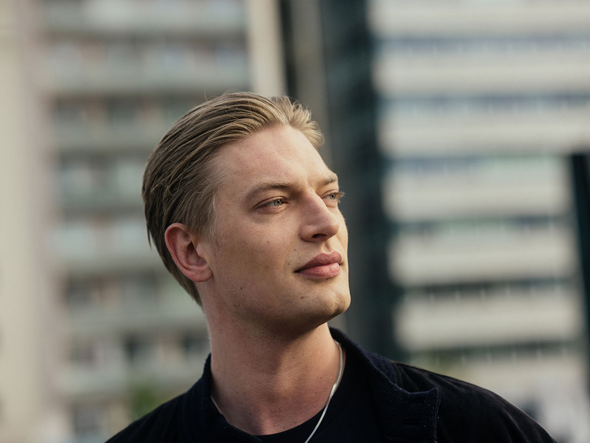 Junger Mann Warum investieren?