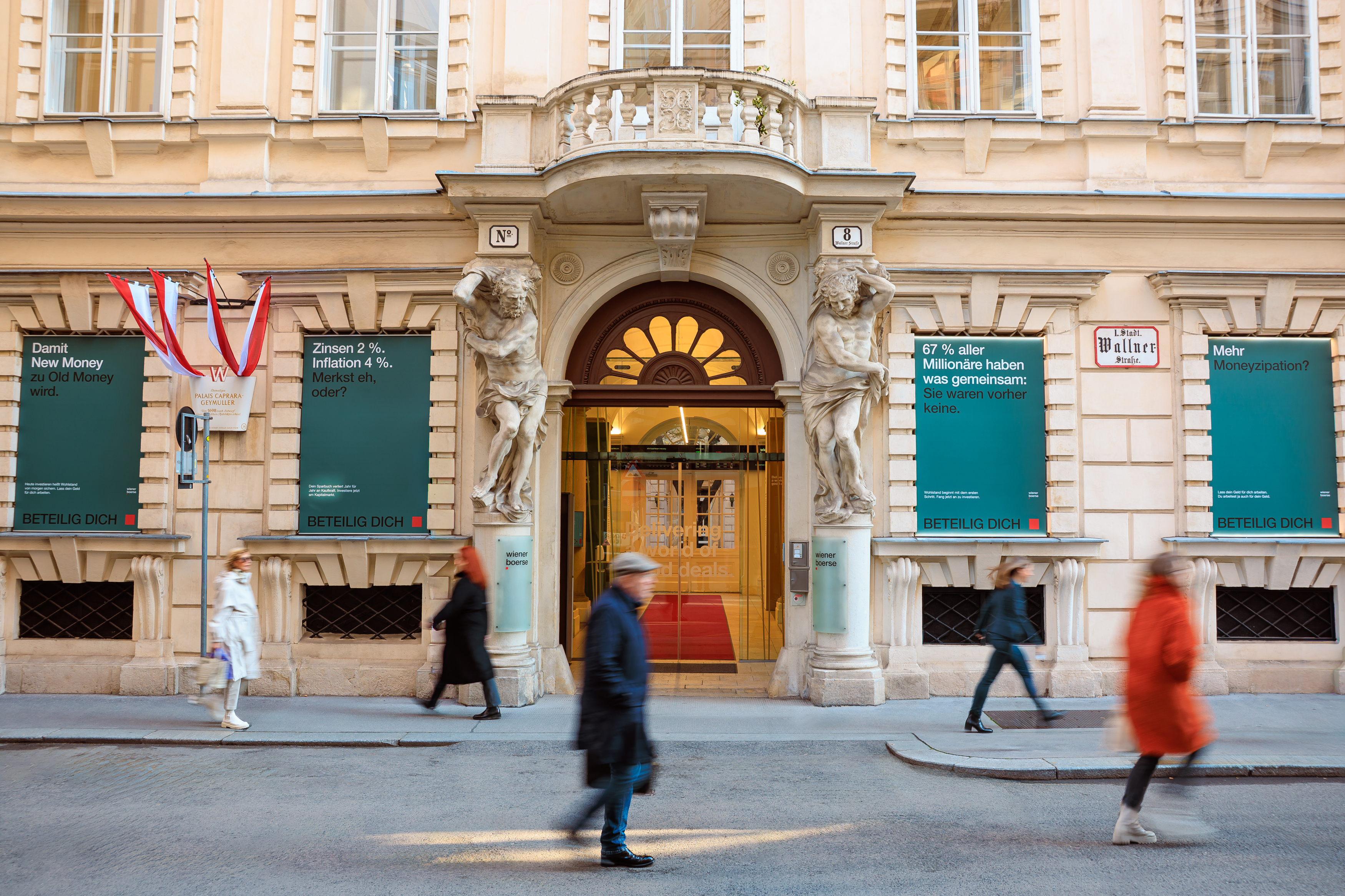 Beteilig dich-Kampagne Wiener Börse Wallnerstraße Beteilig dich-Kampagne Außenaufnahme: Plakate am Wiener Börse Gebäude in der Wallnerstraße